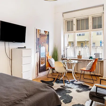 Charlottenburg Apartment